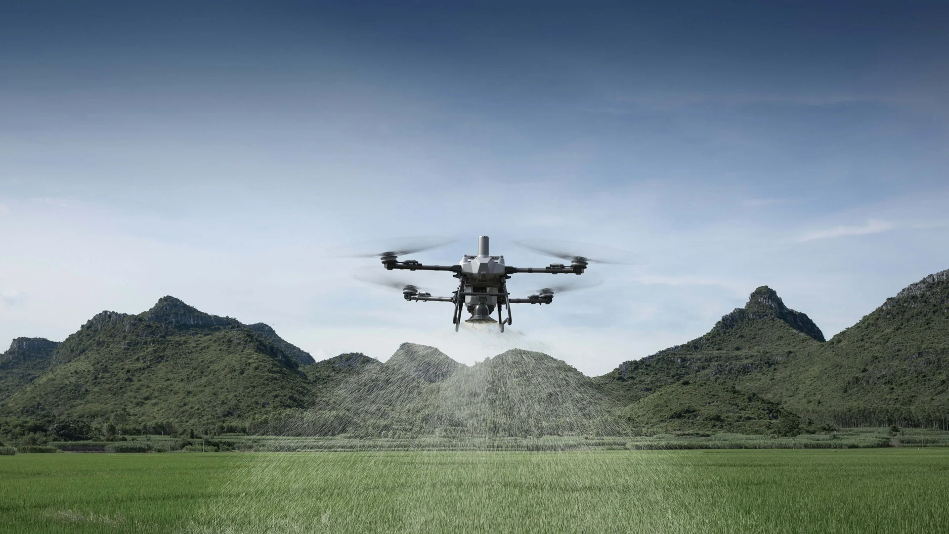 DJI AGRAS T55 — Spreading